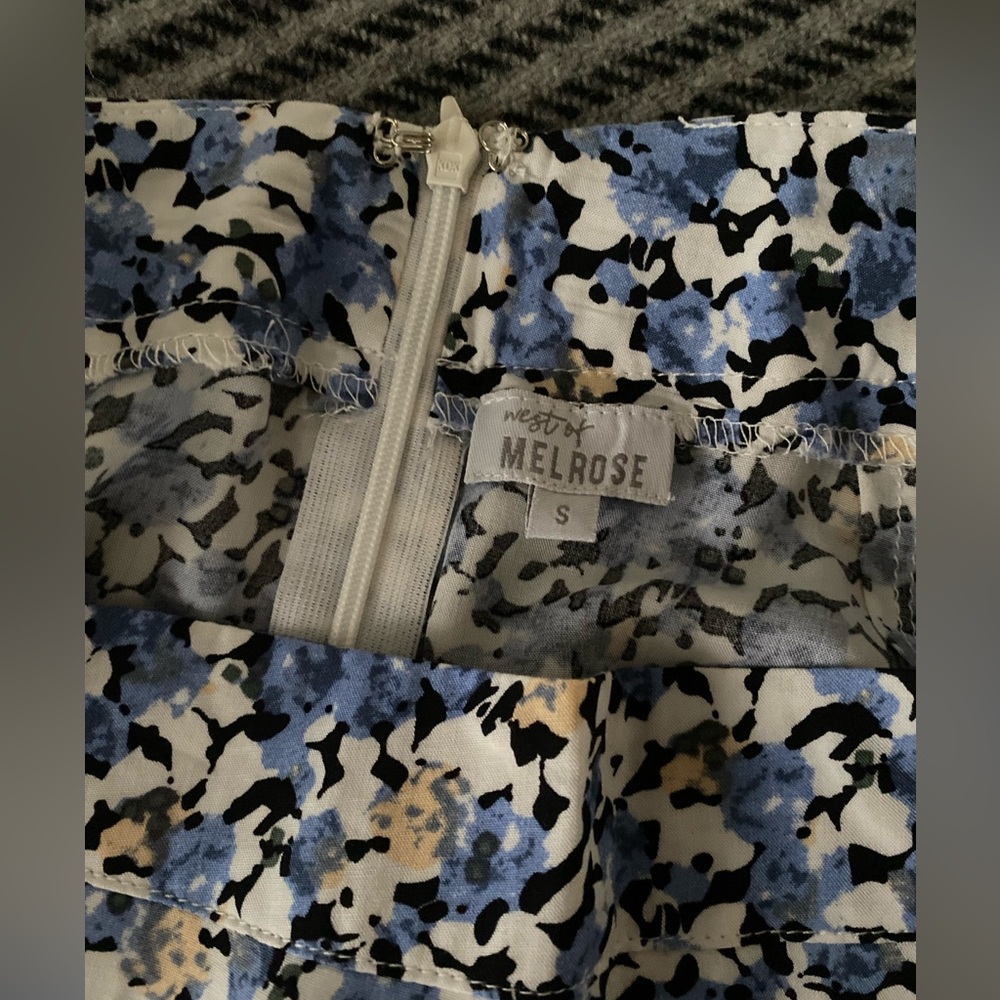 NWOT West of Melrose Tilly’s Blue Ditsy Floral Midi Skirt size small - Picture 12 of 16